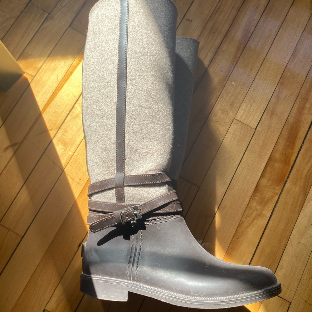 Ferragamo Rainboots